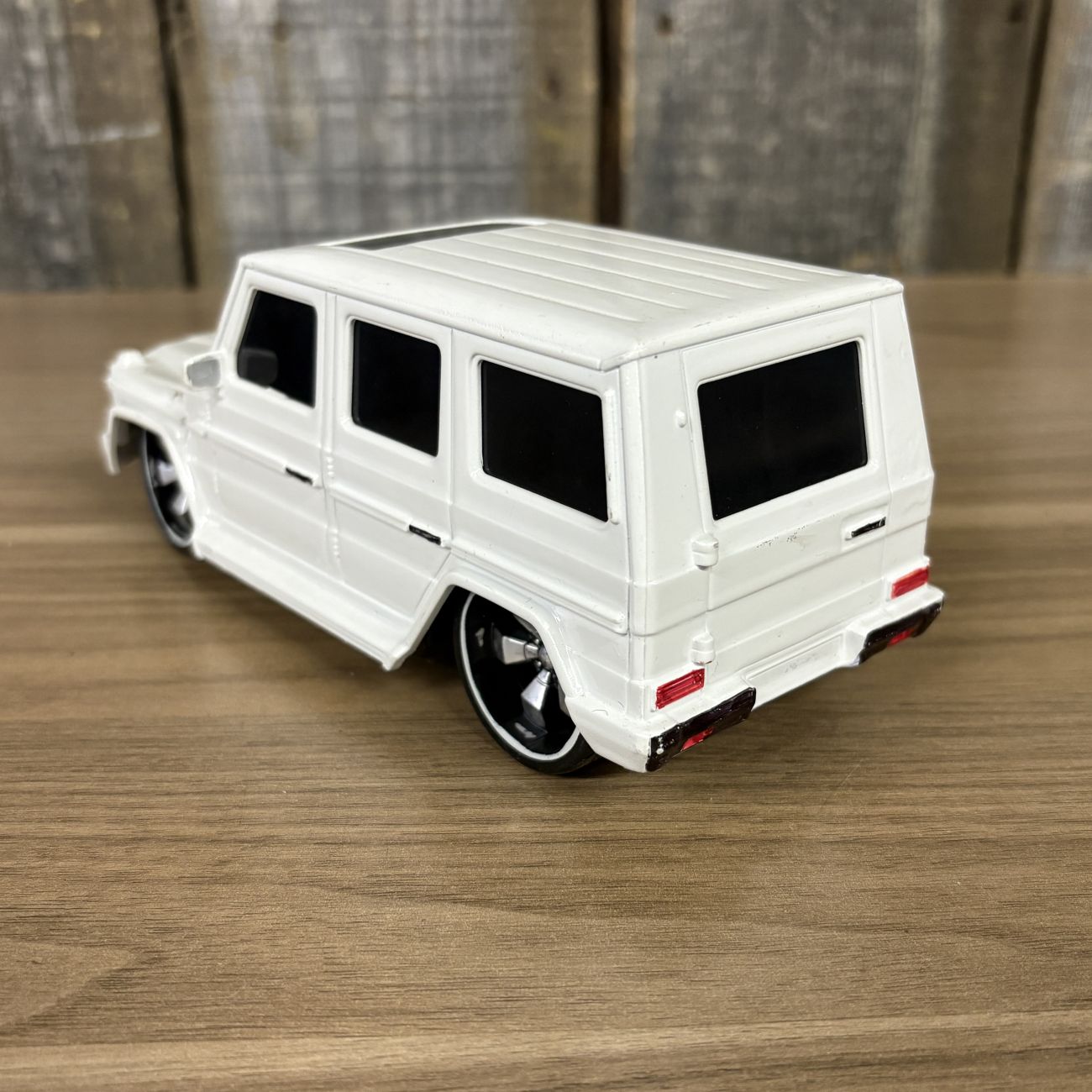 Maisto Tech Mercedes-Benz G-Class Radio Controlled Model Vehicle with Remote