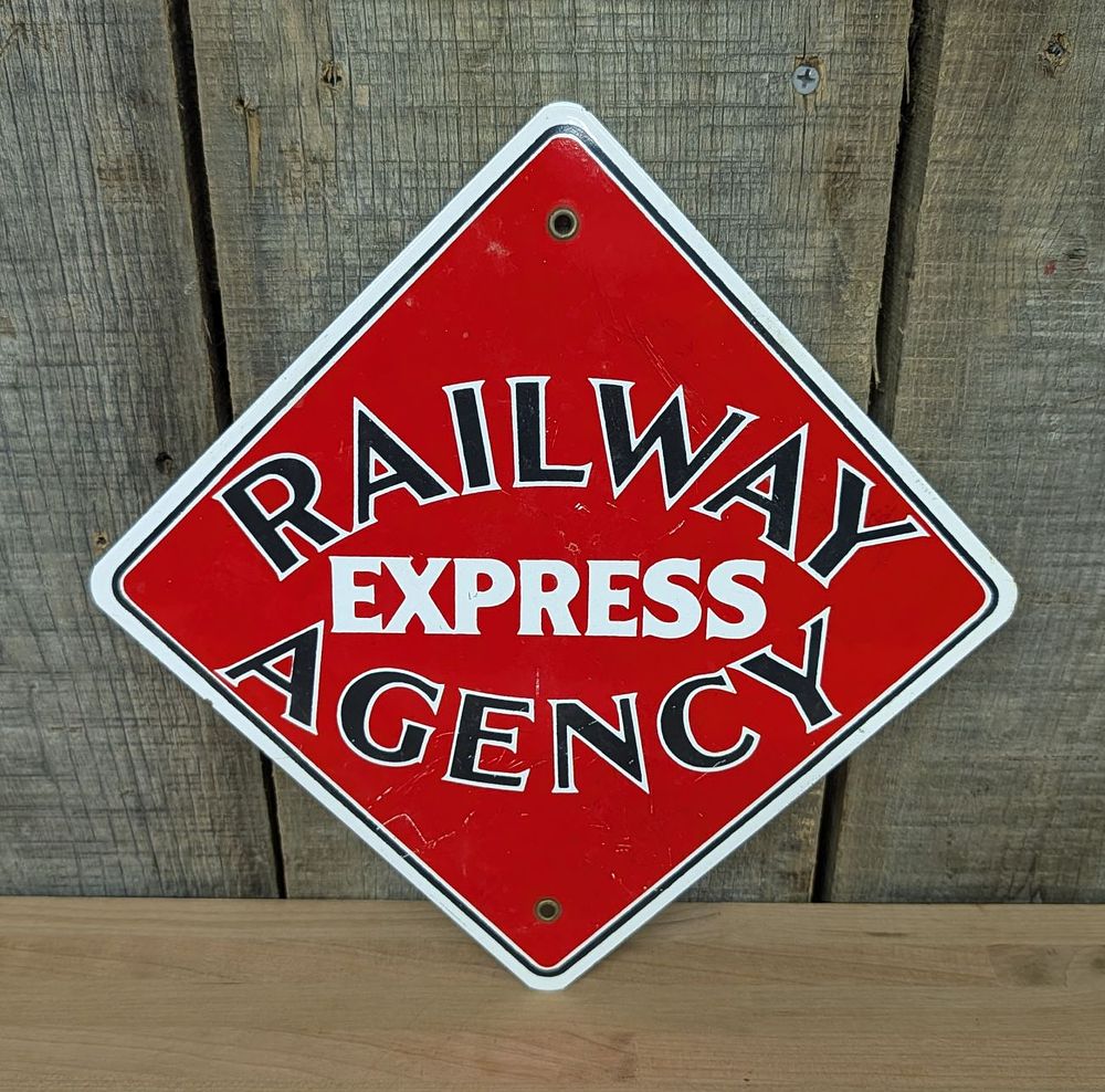 Lot 381: Railway Express Agency Porcelain Enamel Advertising Sign