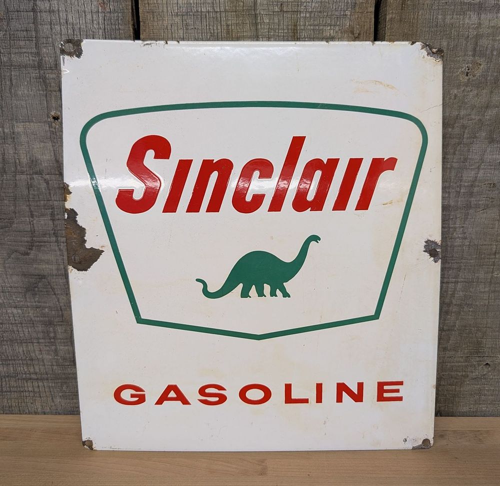Lot 389: Vintage Sinclair Gasoline Porcelain Enamel Gas Pump Sign