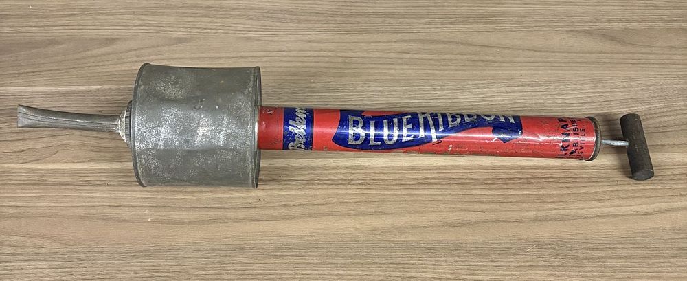 Lot 426: Belknap Blue Ribbon Manual Pump Sprayer