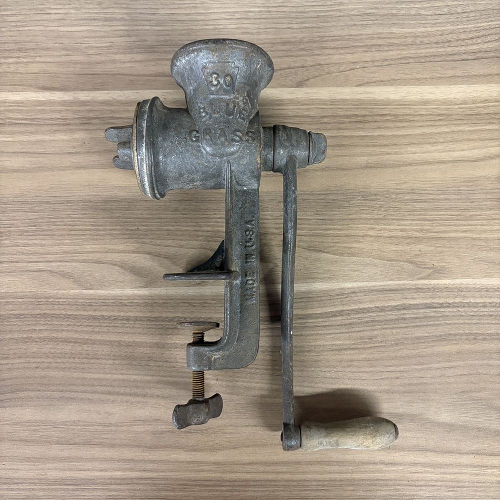 Lot 430: Vintage Blue Grass No. 30 Cast Iron Manual Meat Grinder