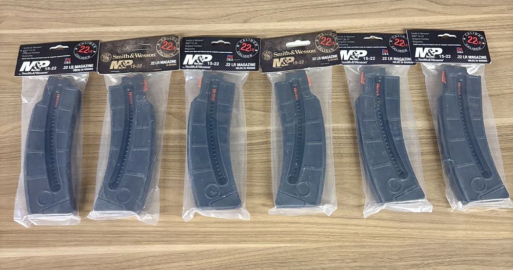 Lot 522: A Collection of Smith and Wesson M&P15-22 .22 LR 25 Round Magazines