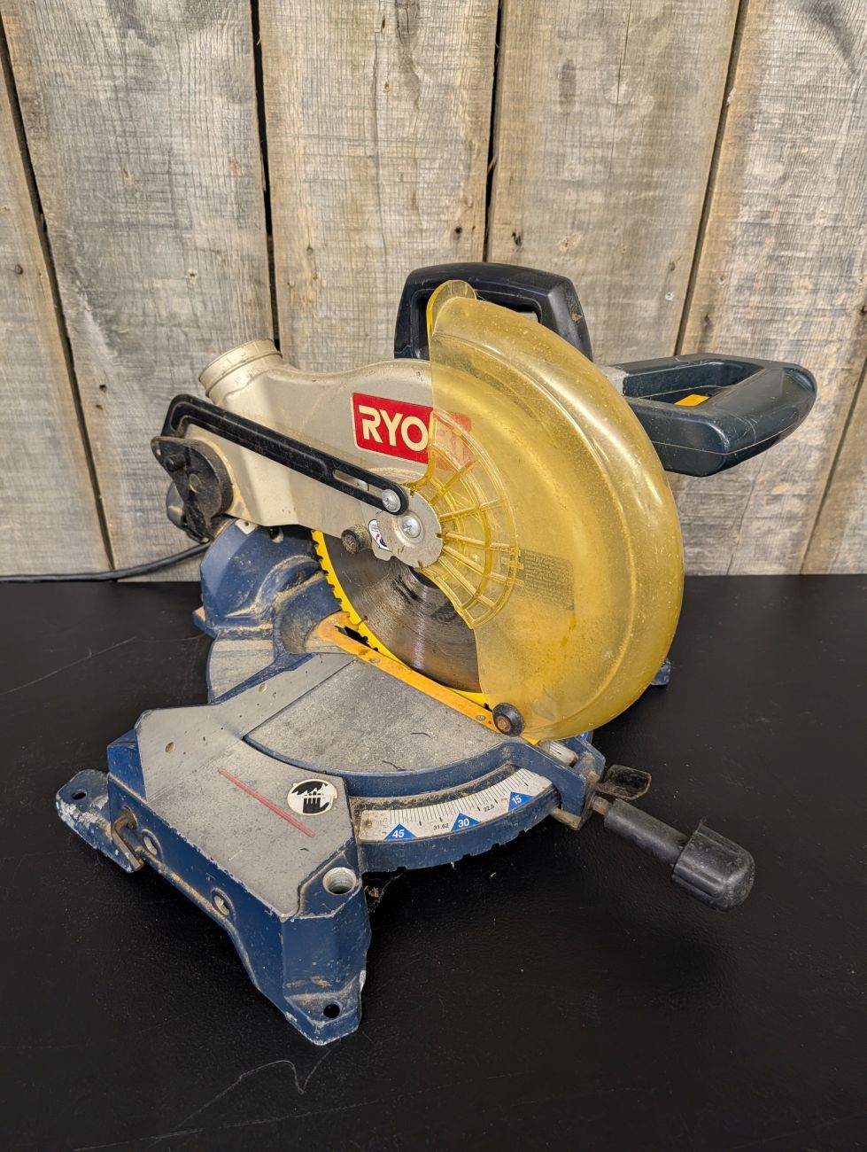 Lot 725: Ryobi Model TS1341 10 Inch Compound Miter Saw