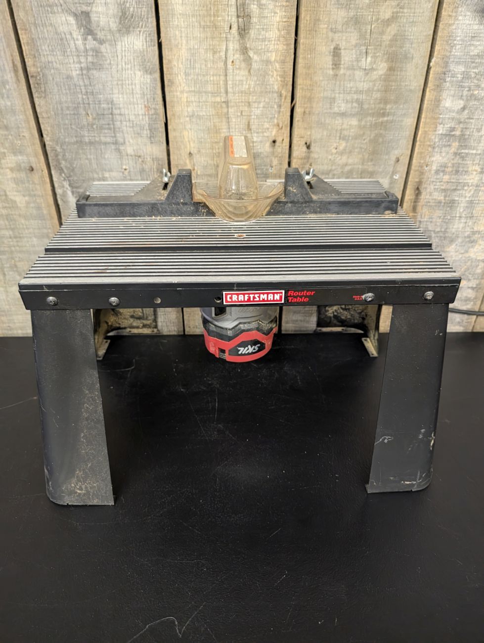 Lot 727: Craftsman Benchtop Router Table with Mounted Skil 1817 Fixed Base Router