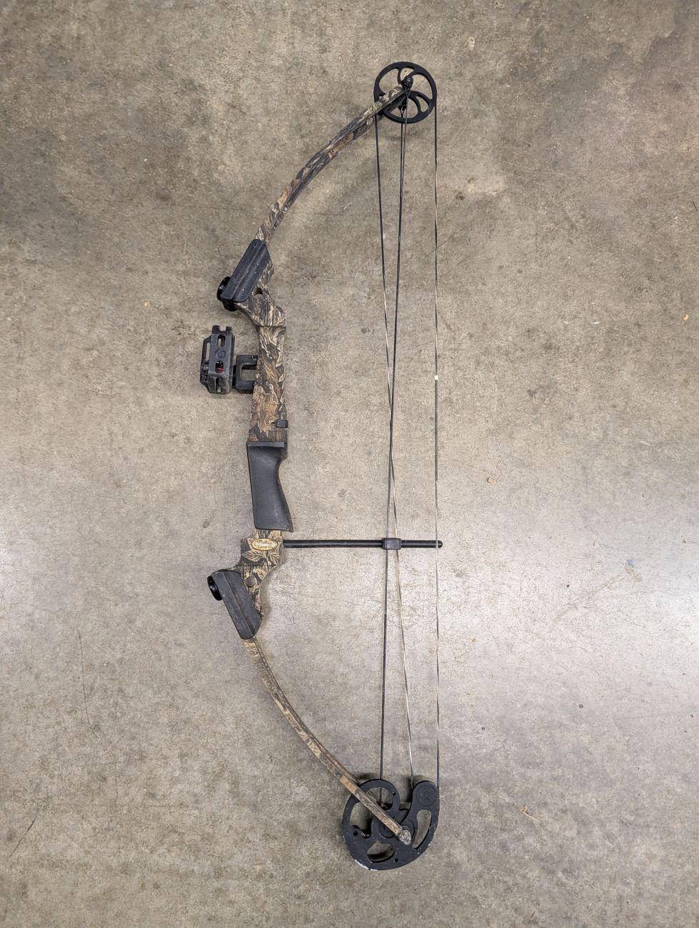 Lot 729: Mathews Genesis Single Cam Compound Bow in Realtree Camouflage