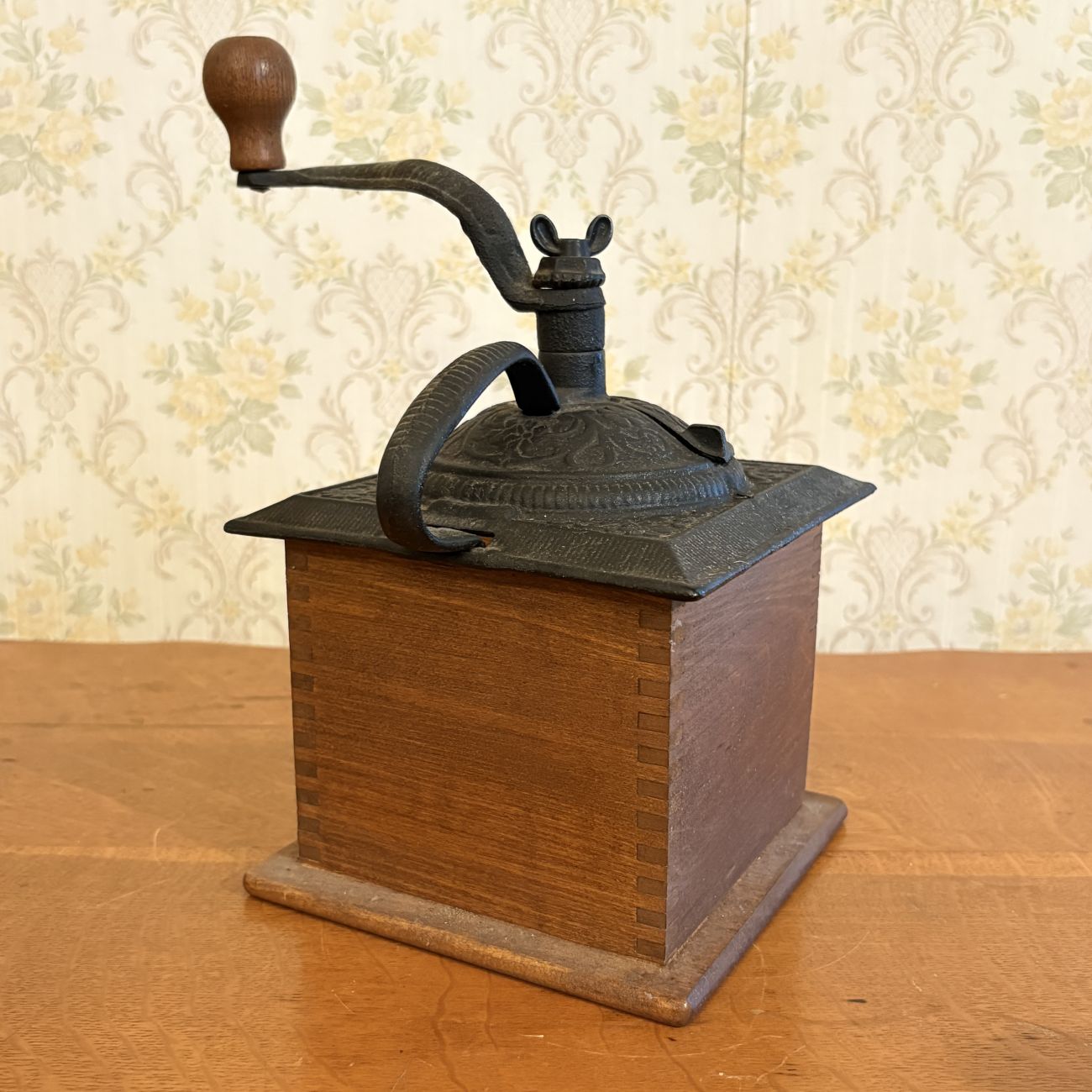 Manual Cast Iron and Wood Box Coffee Grinder