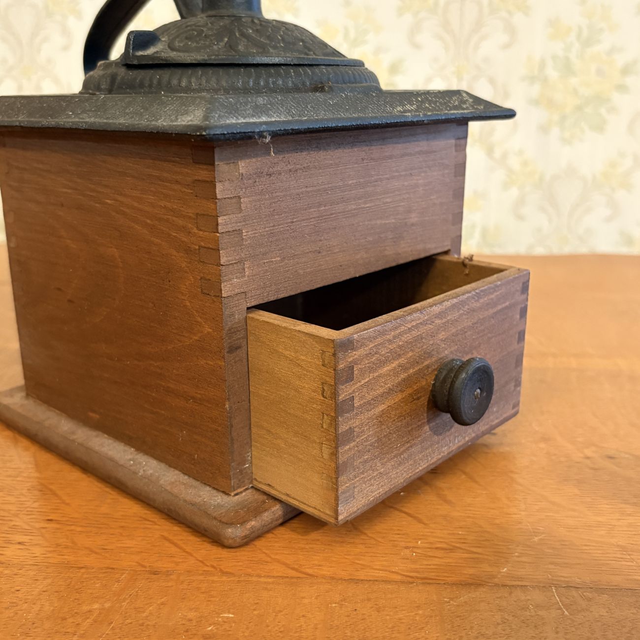 Manual Cast Iron and Wood Box Coffee Grinder