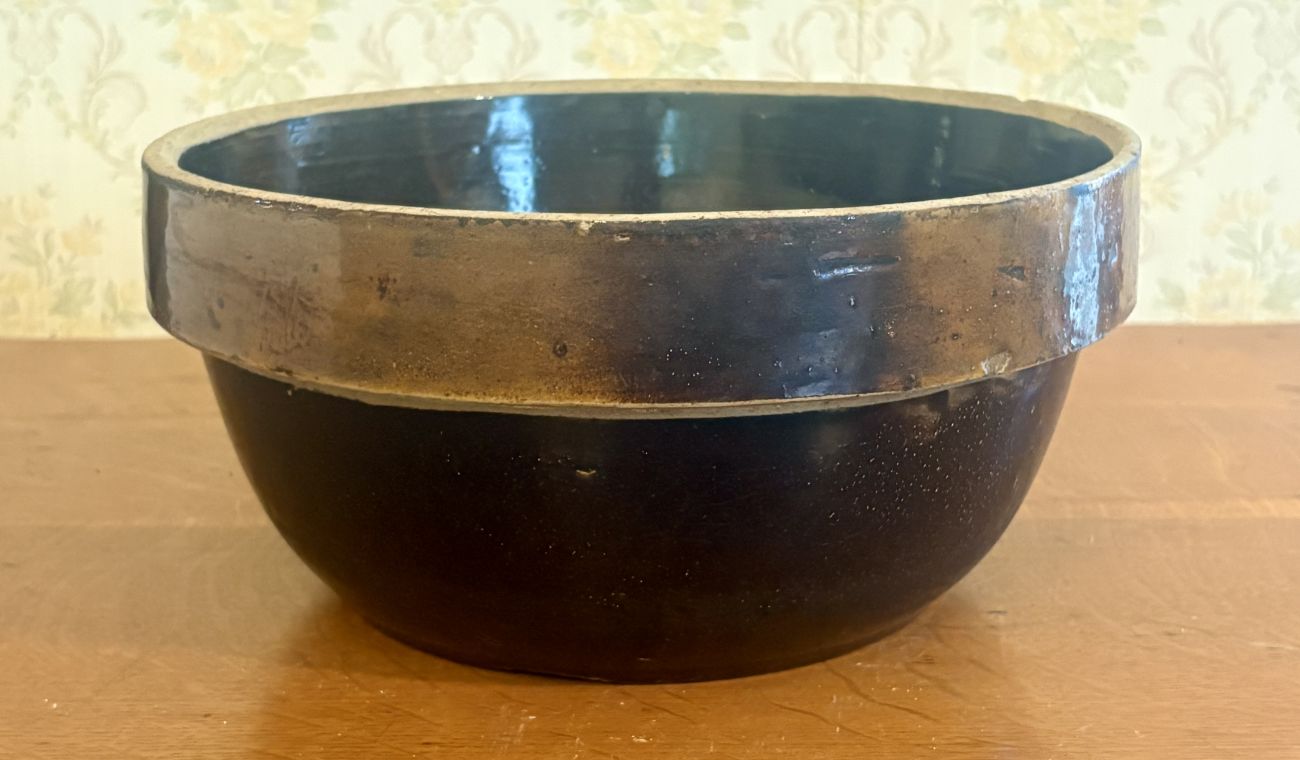 Large Antique Two Tone Brown Stoneware Heavy Rim Mixing Bowl