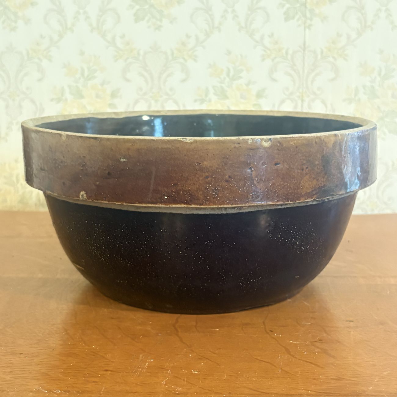 Large Antique Two Tone Brown Stoneware Heavy Rim Mixing Bowl