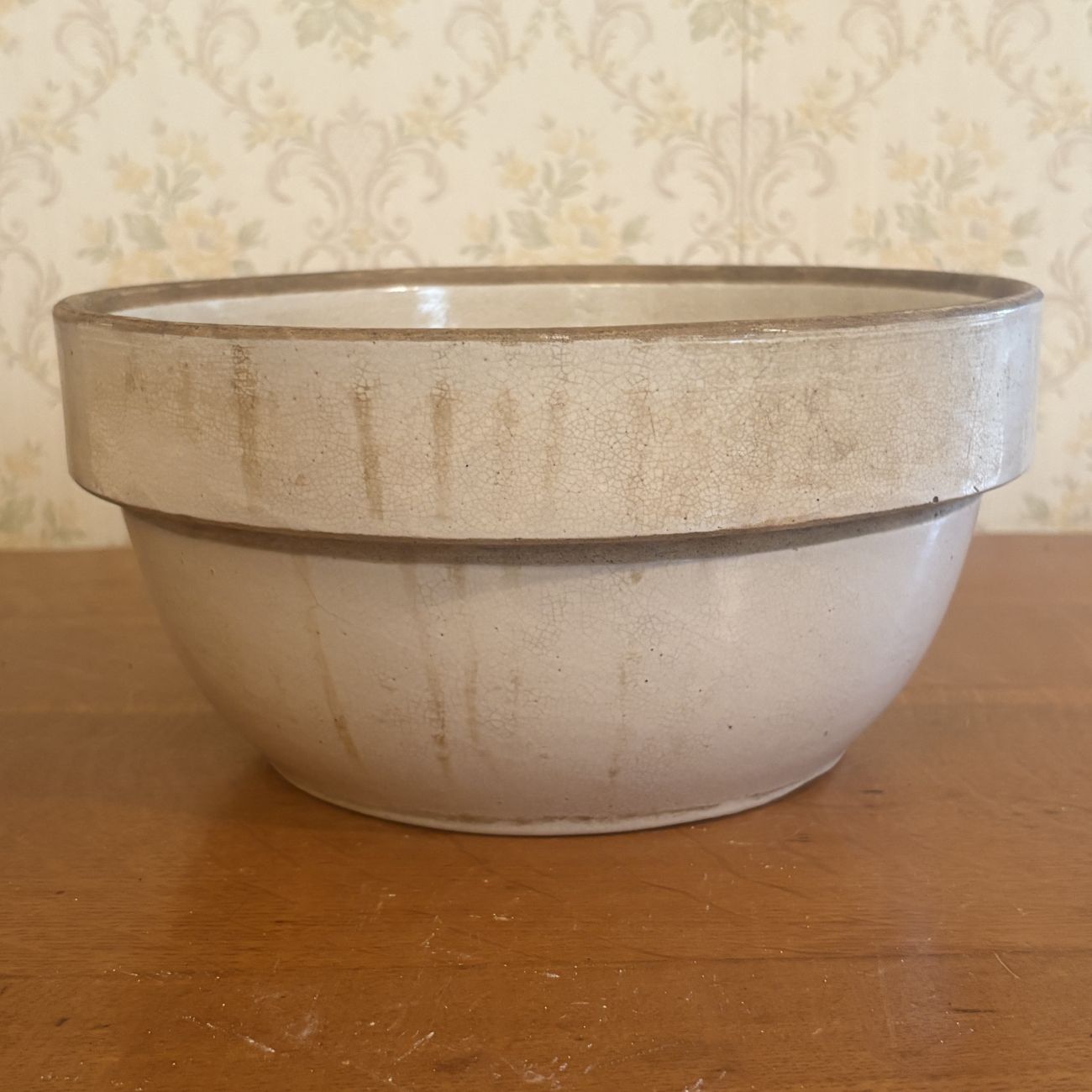 American Stoneware 4-Quart Mixing Bowl with Banded Rim