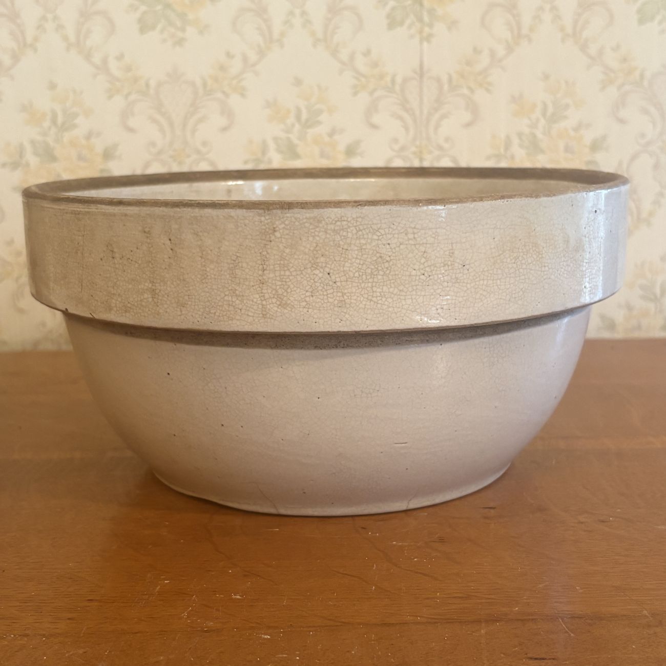 American Stoneware 4-Quart Mixing Bowl with Banded Rim