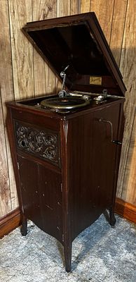 Bohon's Perfectone Wind-Up Floor Model Phonograph. NOT AVAILABLE FOR SHIPPING, PICK UP OR 