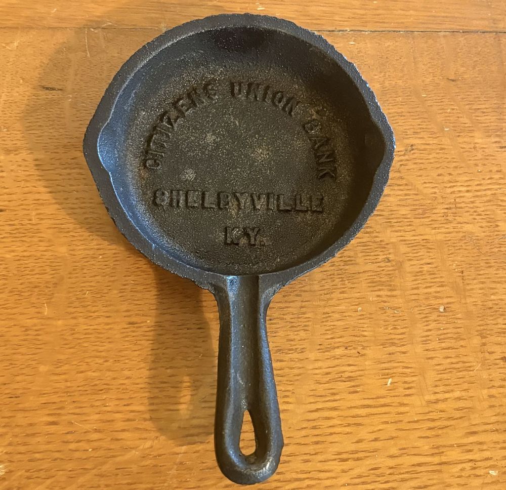 Lot 292: Citizens Union Bank Shelbyville KY Miniature Advertising Cast Iron Skillet