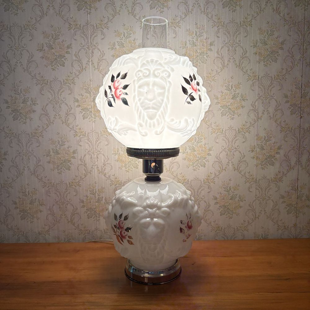 Lot 321: Vintage Gone With The Wind Style Electric Parlor Lamp with Embossed Lion Heads and Floral Accents