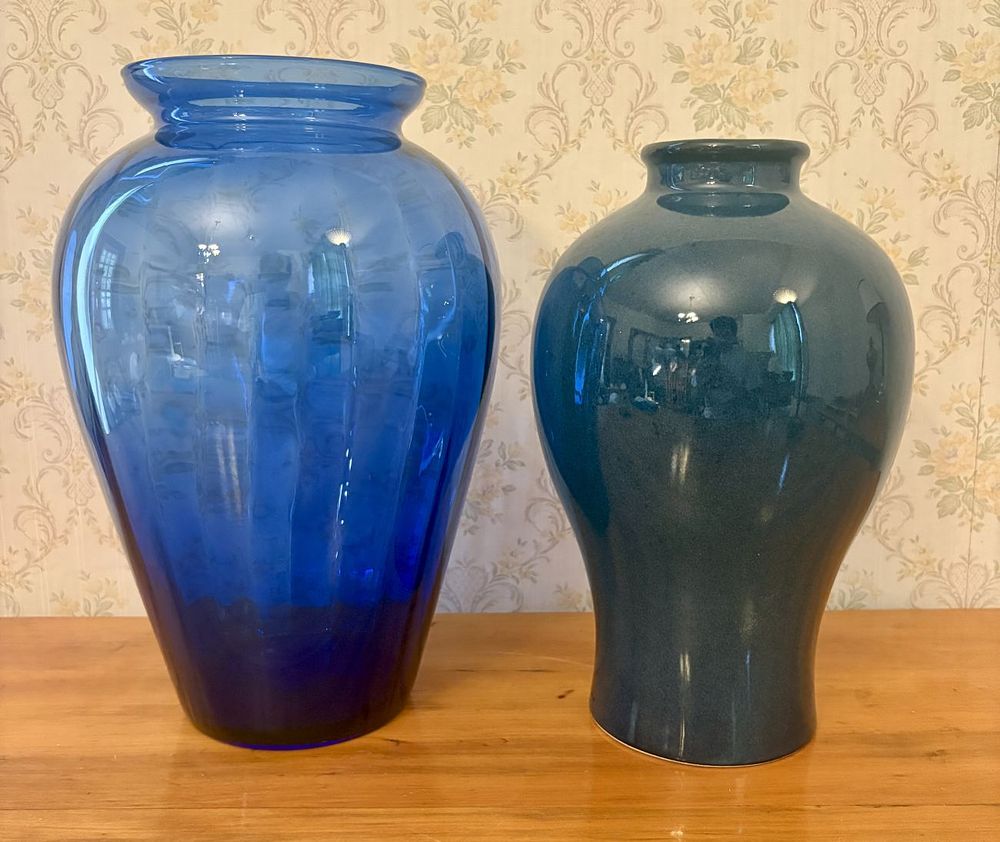 Lot 361: Two Large Vases in Cobalt Blue Blended Glass and Teal Speckled Ceramic