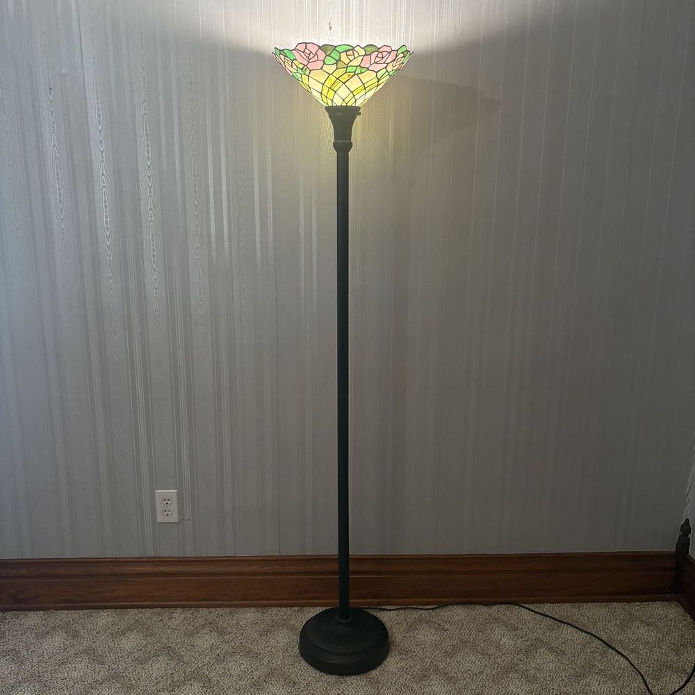 Lot 419: Tiffany Style Stained Glass Rose Pattern Torchiere Floor Lamp