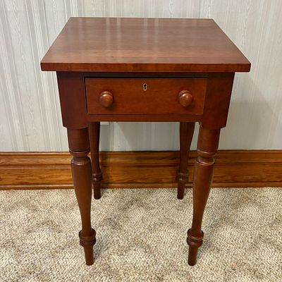 Federal Style Cherry Wood One Drawer Side Table. A Federal style side table or nightstand 