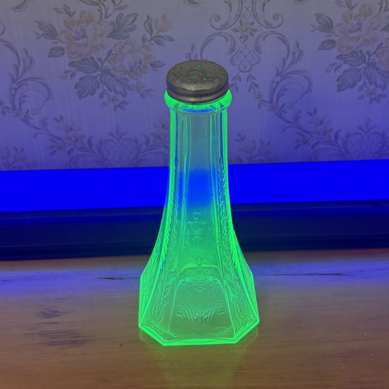 American Uranium Glass Princess Pattern Sugar Shaker