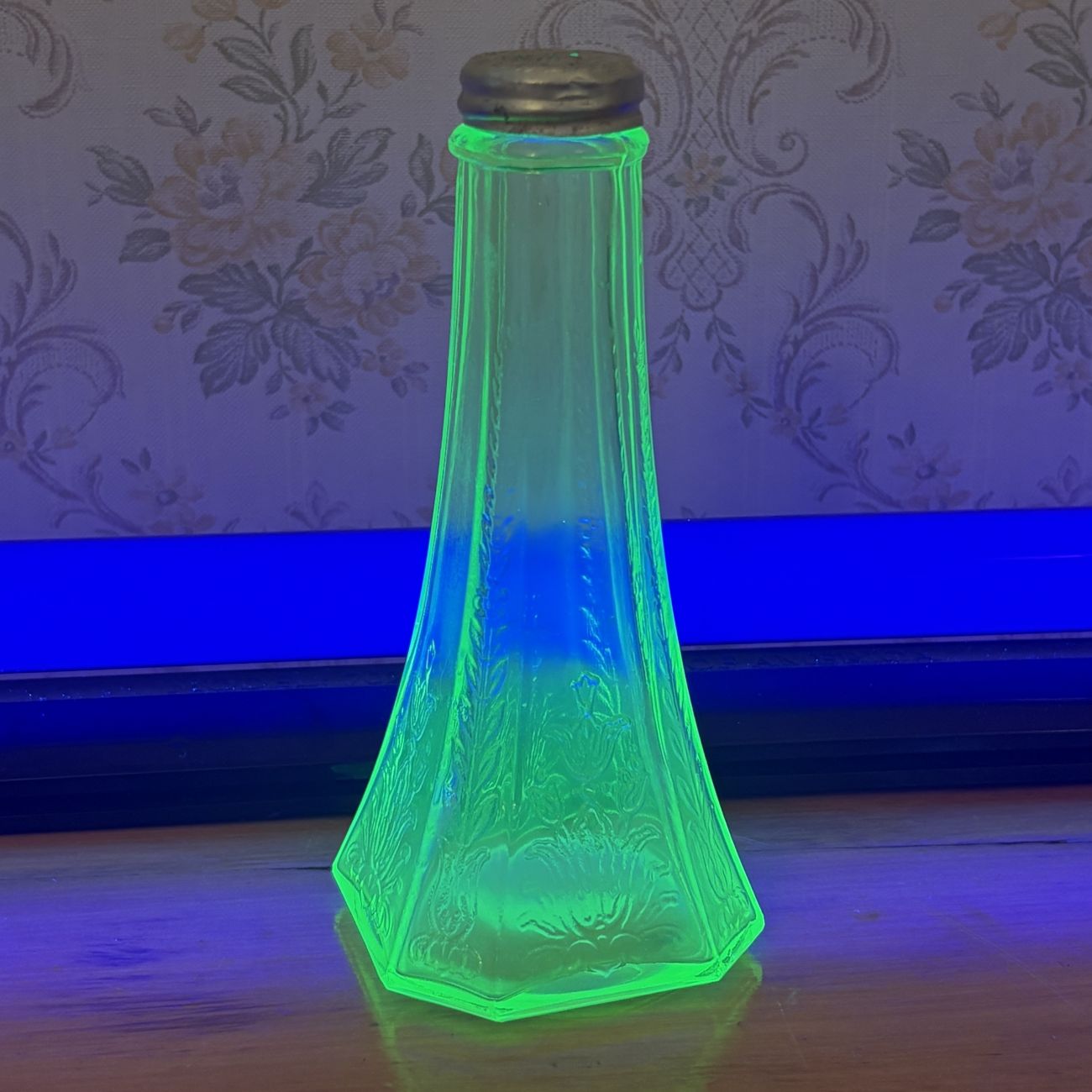 American Uranium Glass Princess Pattern Sugar Shaker