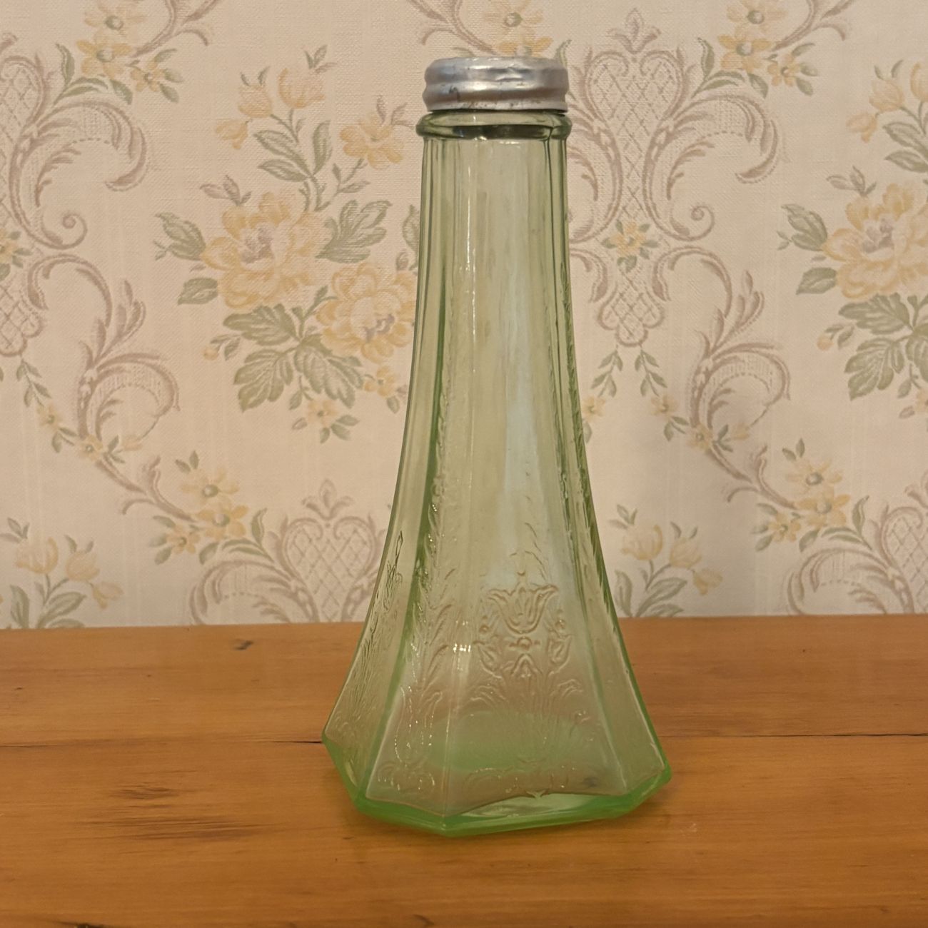 American Uranium Glass Princess Pattern Sugar Shaker