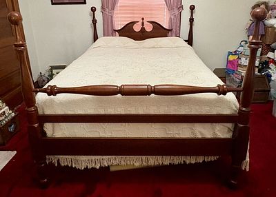 McMahan Furniture Company Cherry Four Poster Full Size Bed. NOT AVAILABLE FOR SHIPPING, PICK UP 