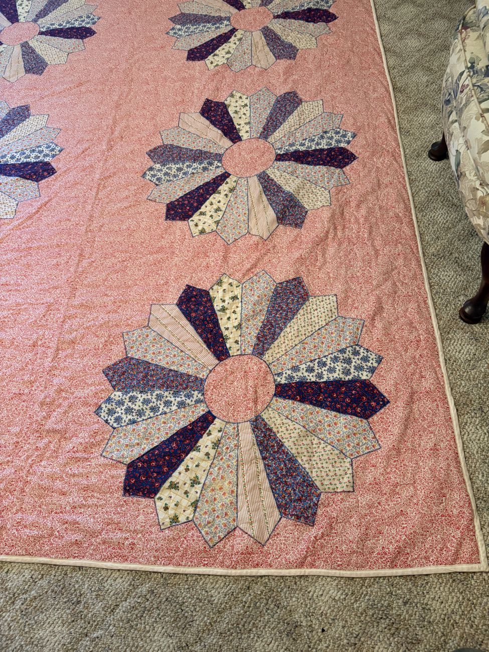 Large Handmade Dresden Plate Pattern Patchwork and Applique Cotton Quilt