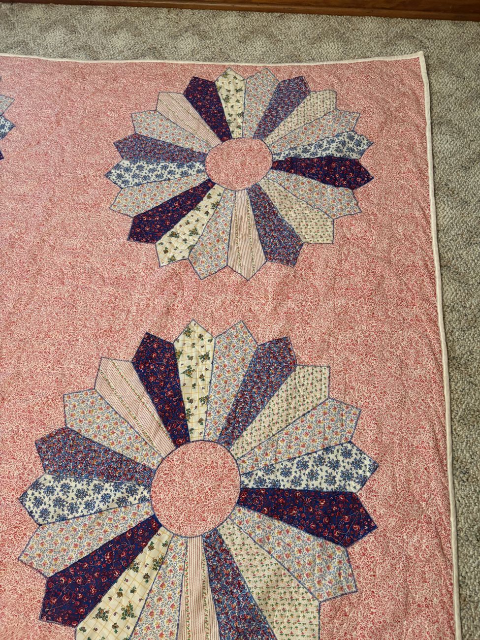 Large Handmade Dresden Plate Pattern Patchwork and Applique Cotton Quilt