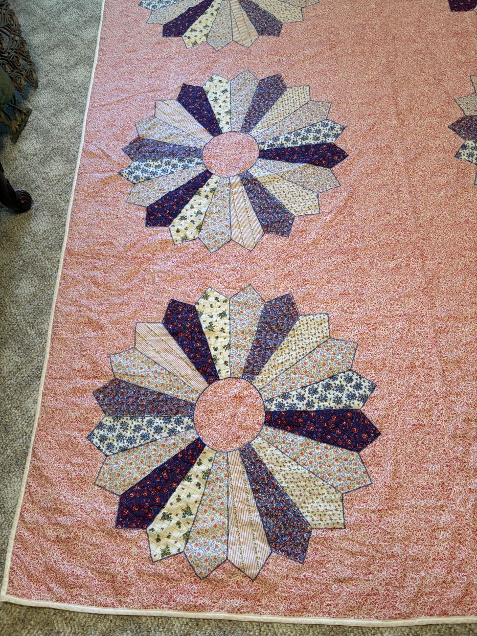 Large Handmade Dresden Plate Pattern Patchwork and Applique Cotton Quilt