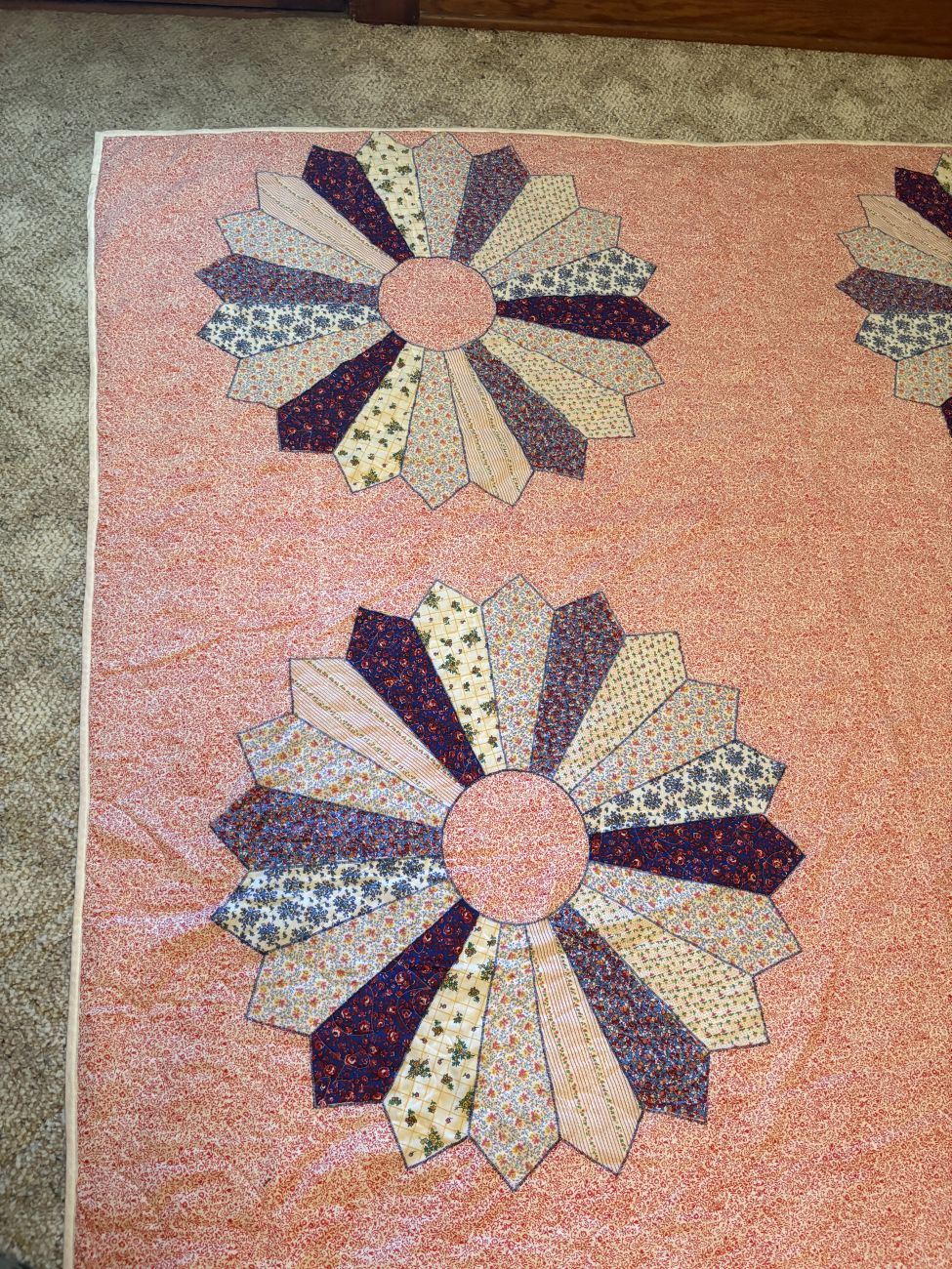 Large Handmade Dresden Plate Pattern Patchwork and Applique Cotton Quilt
