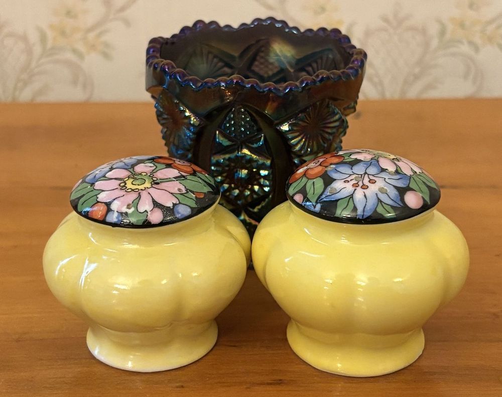 Lot 597: A Pair of Japanese Ceramic Salt and Pepper Shakers and a Carnival Glass Toothpick Holder