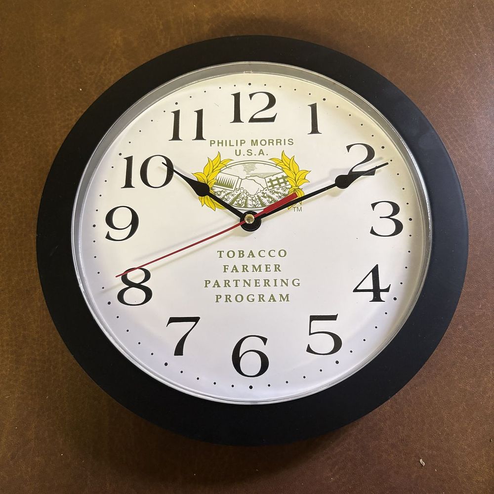 Lot 674: Philip Morris U.S.A. Tobacco Farmer Partnering Program Quartz Wall Clock