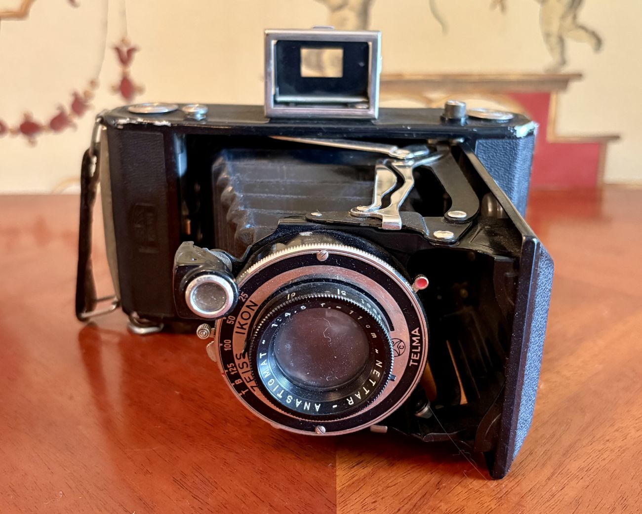 Zeiss Ikon Nettar 515/2 Medium Format Folding Bellows Camera and Leather Case