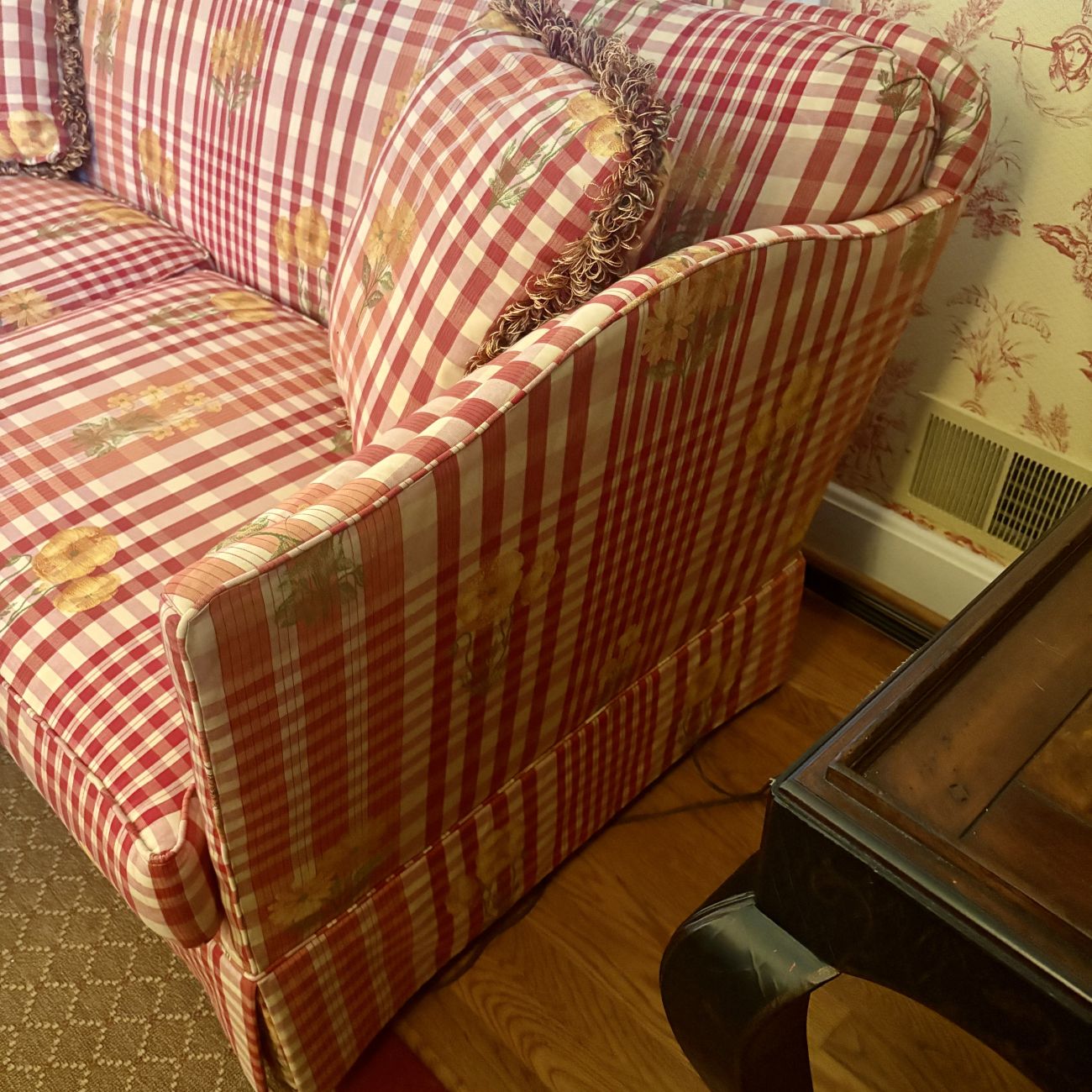 Pearson Upholstered Camelback Loveseat in Poppy Gingham