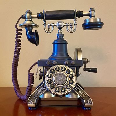 LME Antique Collection Classic Series Reproduction Magneto Desk Stand Telephone. A contemporary 