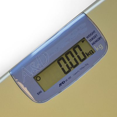 A&D ELECTRONIC PERSONAL SCALE NEVER USED. • Possibility of 31 weight measurements in memory • 