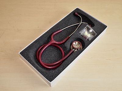 COLSON MAESTRO DUAL HEAD STETHOSCOPE NEVER USED. • Stainless steel receiver.• Multi-frequency 