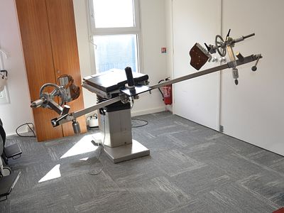 ALM TRANSFERIS ELECTRIC OPERATING TABLE WITH ORTHOPEDIC EXTENSION. The ALM Transferis electric 