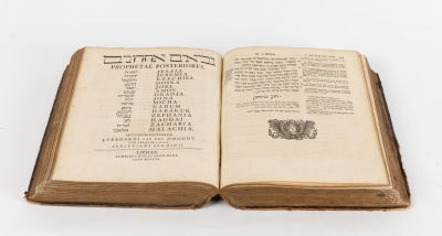 Torah Neviim VeKtuvim. Original Binding. . Leipzig [1740]. Printed by Wolfgang Deer. 
50], 705 