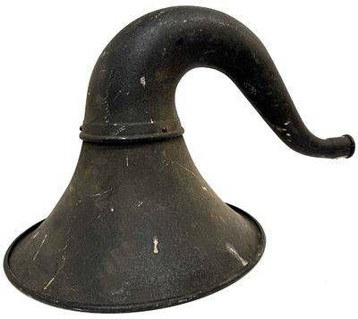 1920s Atwater Kent Radio Horn Loud Speaker. Item/Description: Vintage funnel-style horn with a 