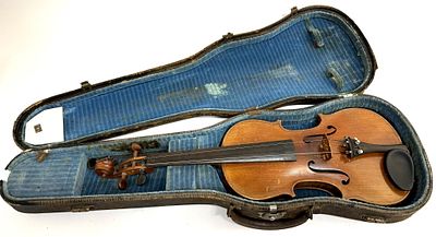 Vintage Antonius Stradivarius Replica Violin. Item/Description: Vintage replica Antonius 
