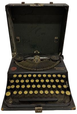 Early 20th Century Remington Portable Typewriter. Item/Description: Remington Portable manual 