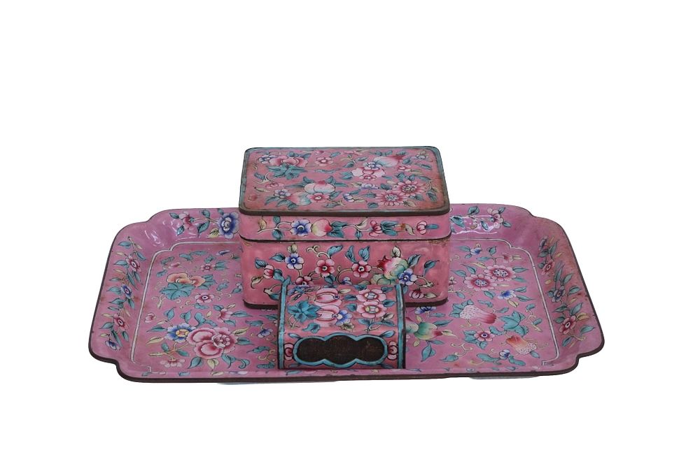 Chinese Cloisonne Enamel Smoking Set. Item/Description: Antique Chinese cloisonne enamel on 