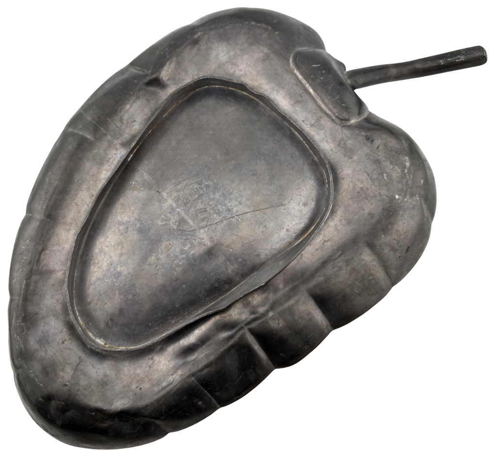 Chinese Qing Pewter & Jade Leaf