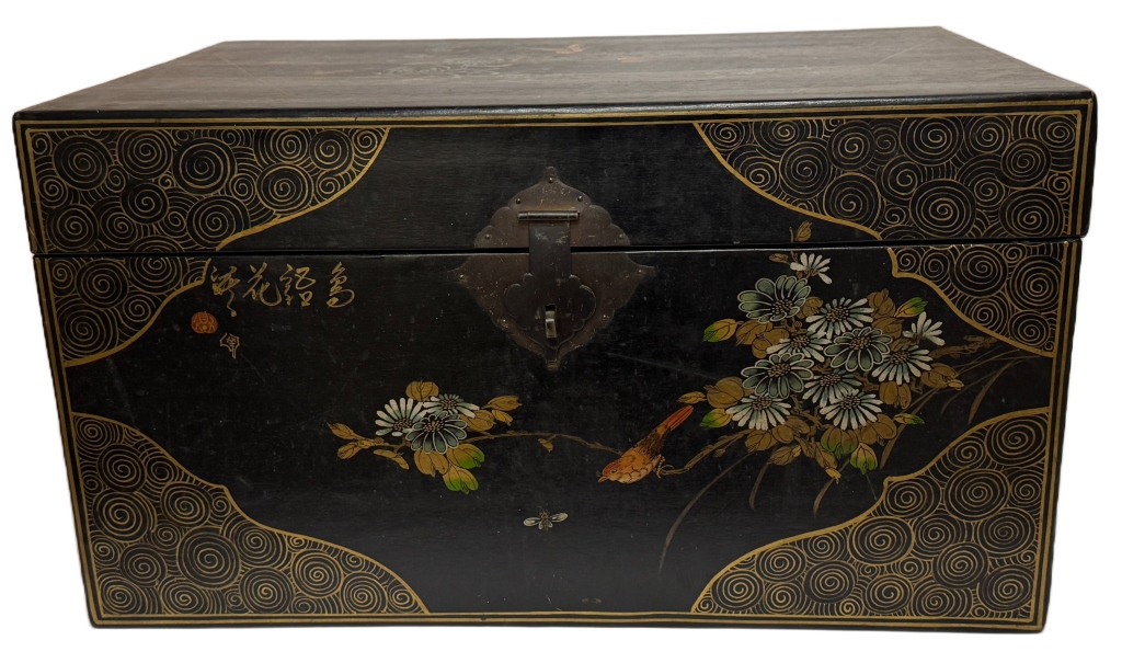 Chinoiserie Black Lacquer Chinese Chest