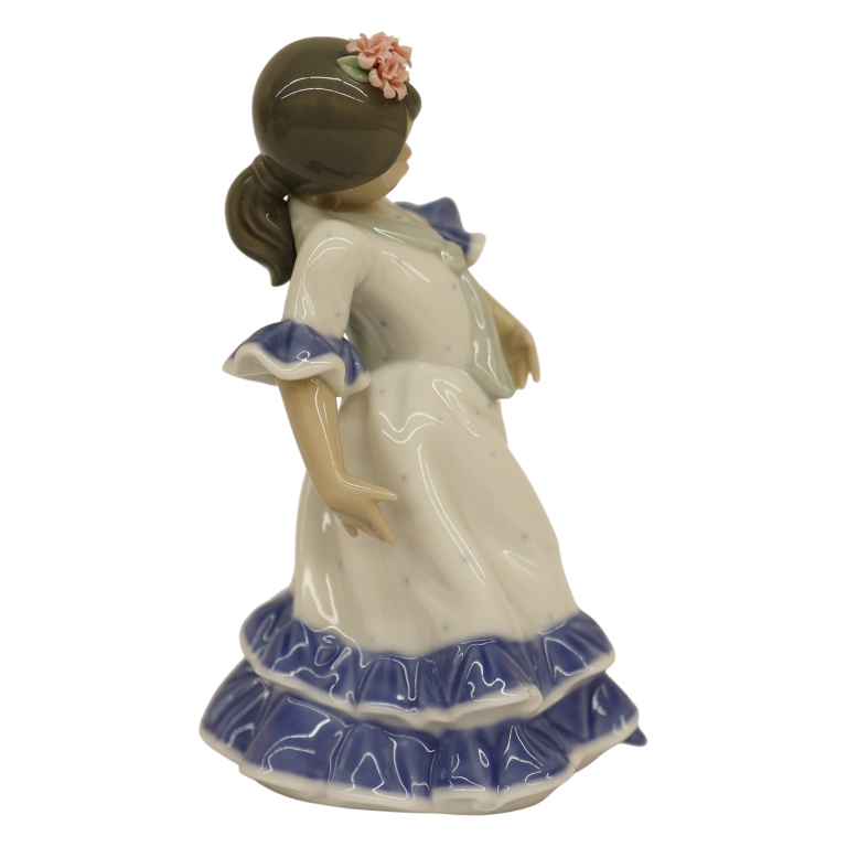 Lladro "Juanita" Andalusian Flamenco Figurine
