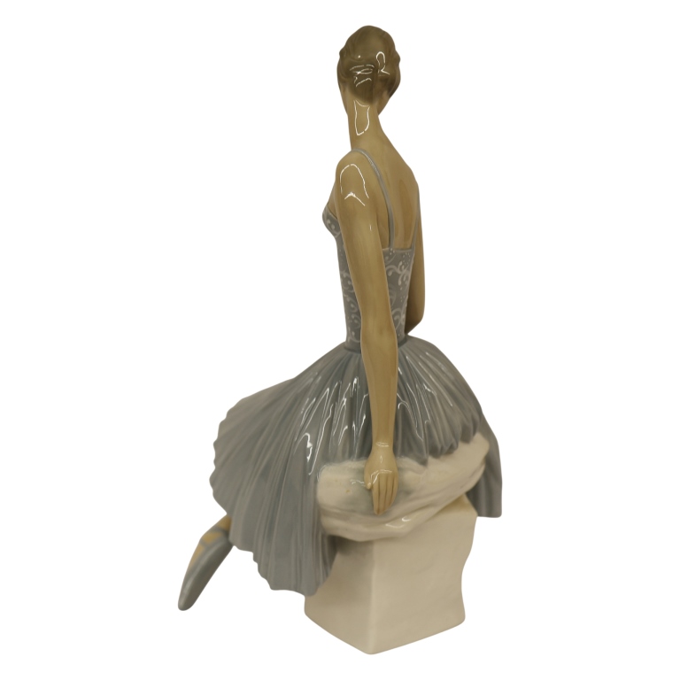 Lladro "Waiting Backstage" Ballerina Figurine