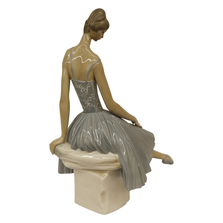 Lladro "Waiting Backstage" Ballerina Figurine