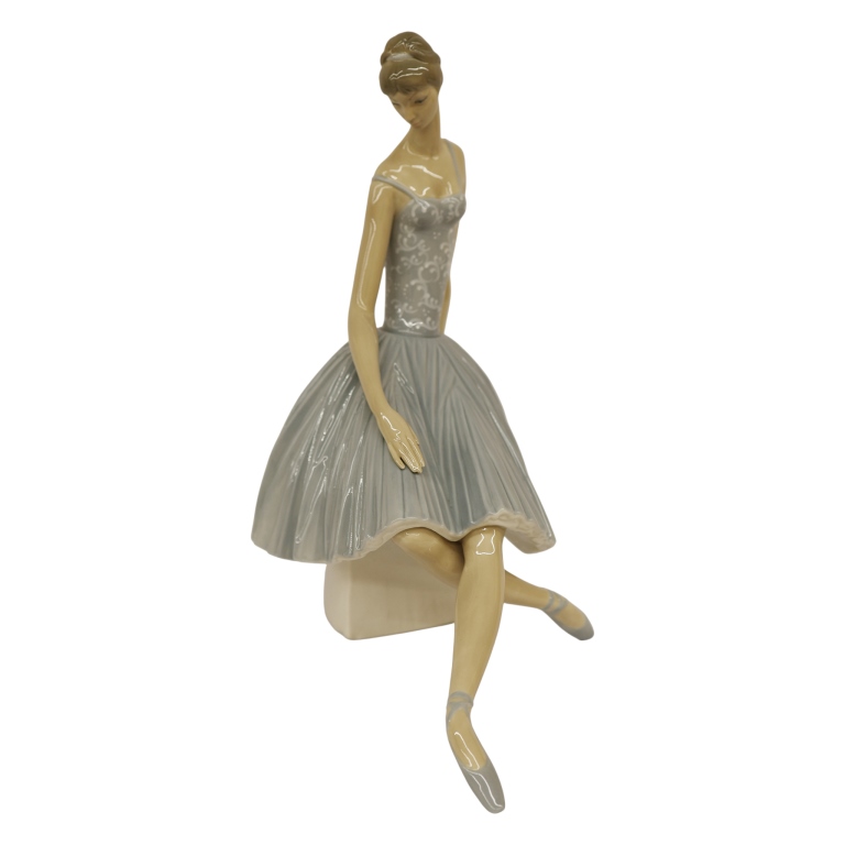Lladro "Waiting Backstage" Ballerina Figurine