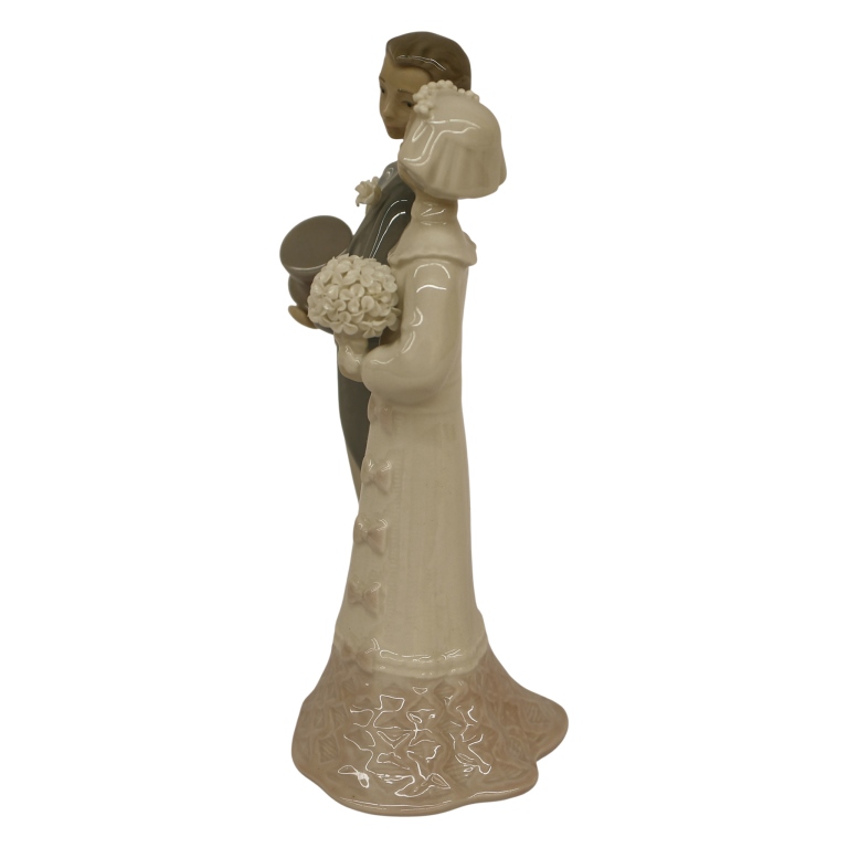 Lladro "Wedding of Yesteryear" Figurine