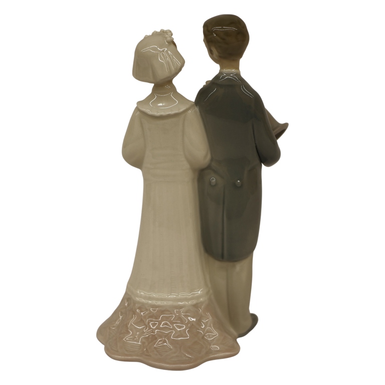 Lladro "Wedding of Yesteryear" Figurine